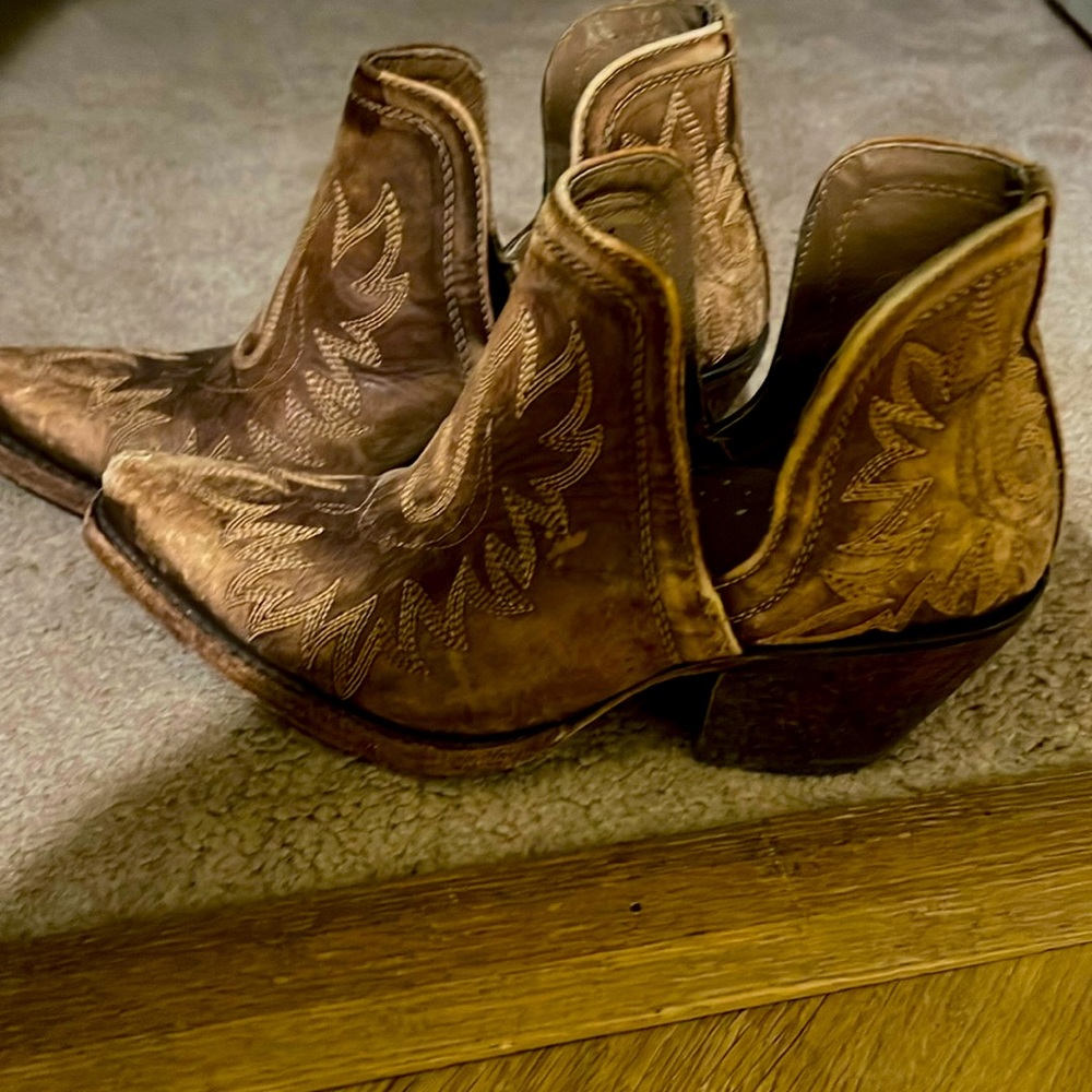 Ariat booties gently used